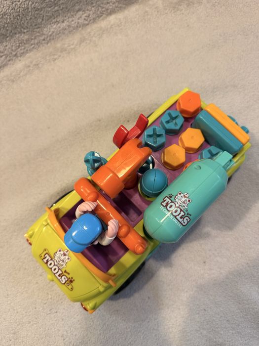 Машинка конструктор с инструментами