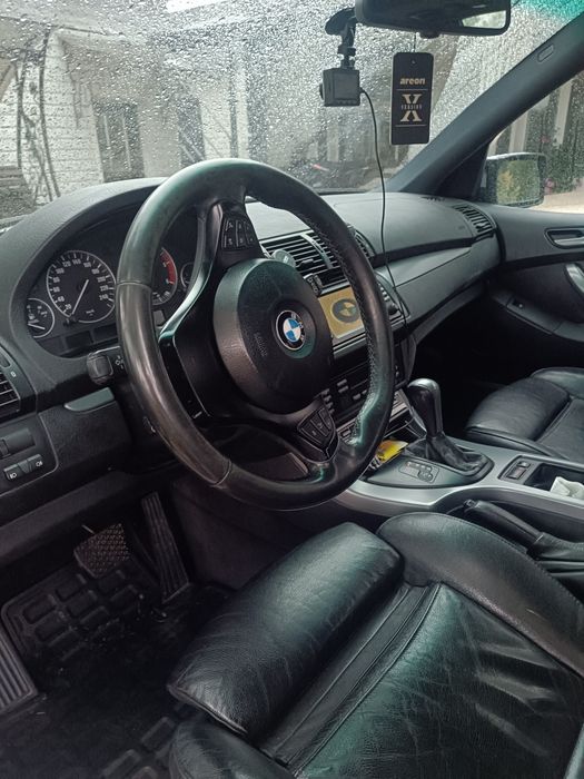 Продам машину bmw X5