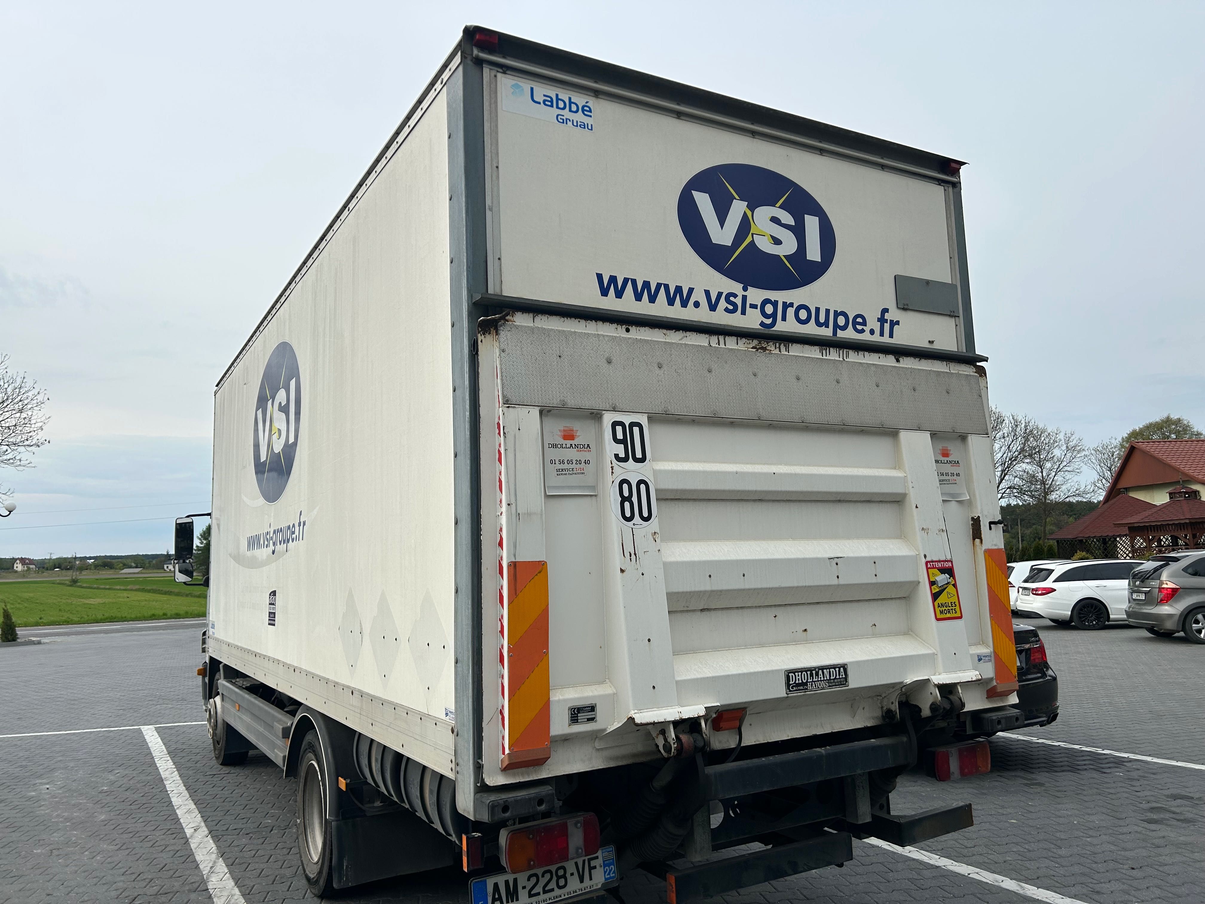 Kontener z windą 1,5t  Mercedes Atego  - winda 1500kg