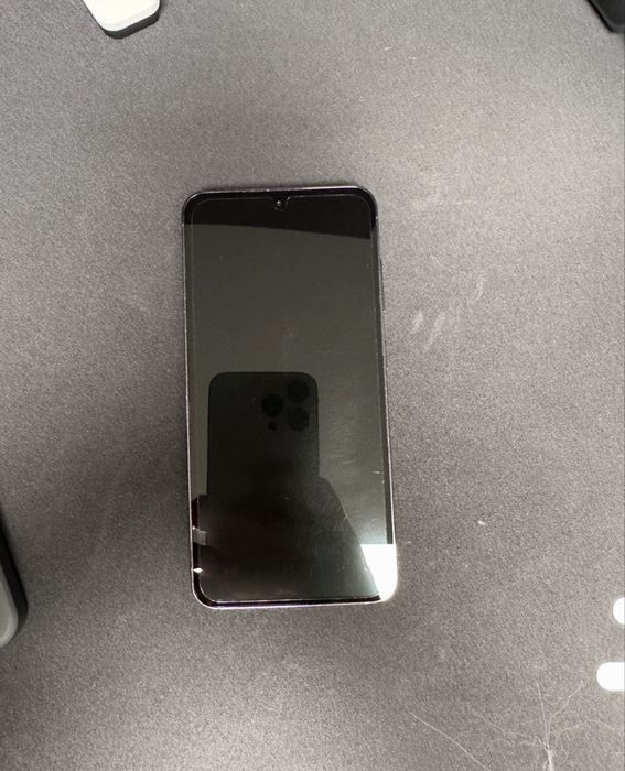 Samsung s23 256 gb ( jak nowy - folia pokrowiec )