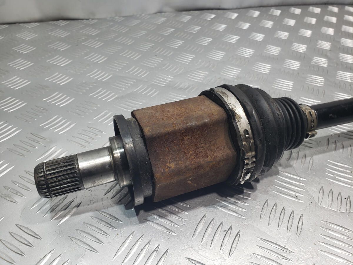полуось передня левая BMW F25 F26 X3 X4 3.0D N57 258 л. разборка