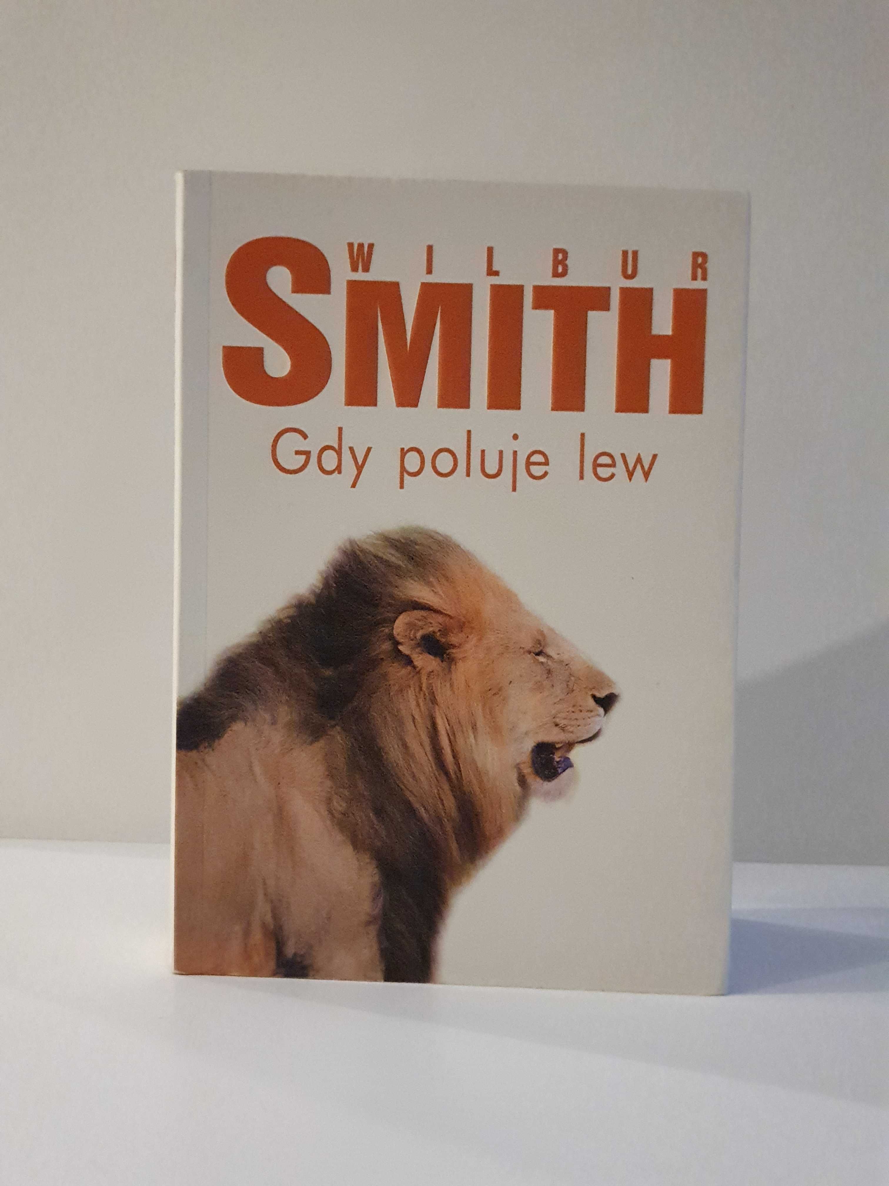Wilbur Smith, Gdy poluje lew, W. Albatros