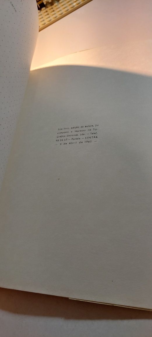 A Cruz de Pau - Manuela Amaral (1965, Assinado pela autora)