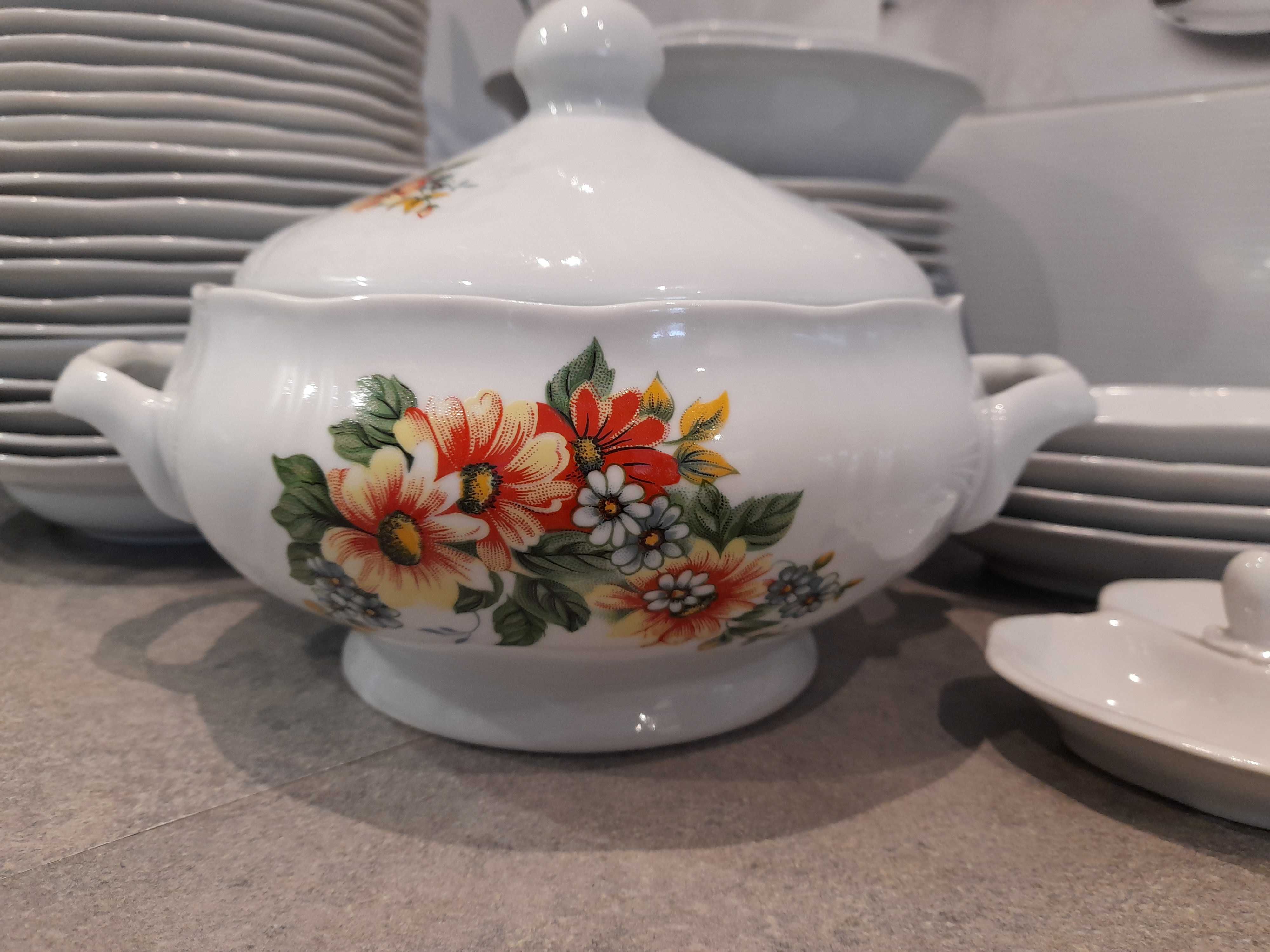 serwis obiadowy porcelana Książ kompletny 12 osób - 43 elementy