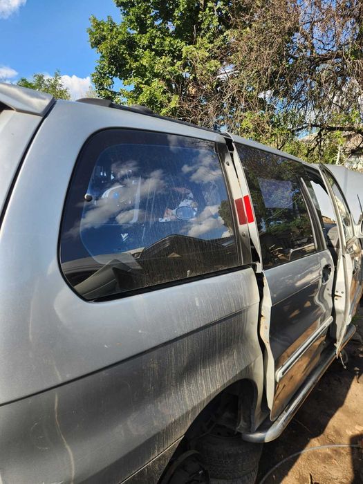 Форточка задняя kia carnival 1 правая левая стекло в кузов карнивал