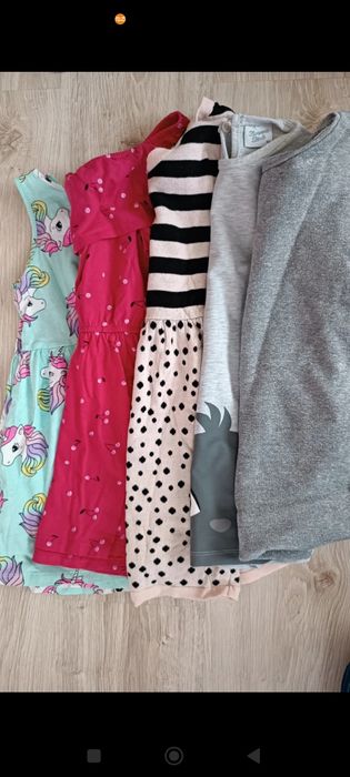 Zestaw ubrań rozm 104