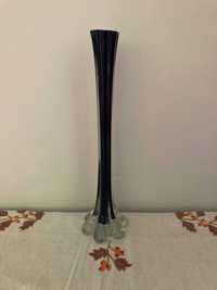 czarny wysoki wazon szklany