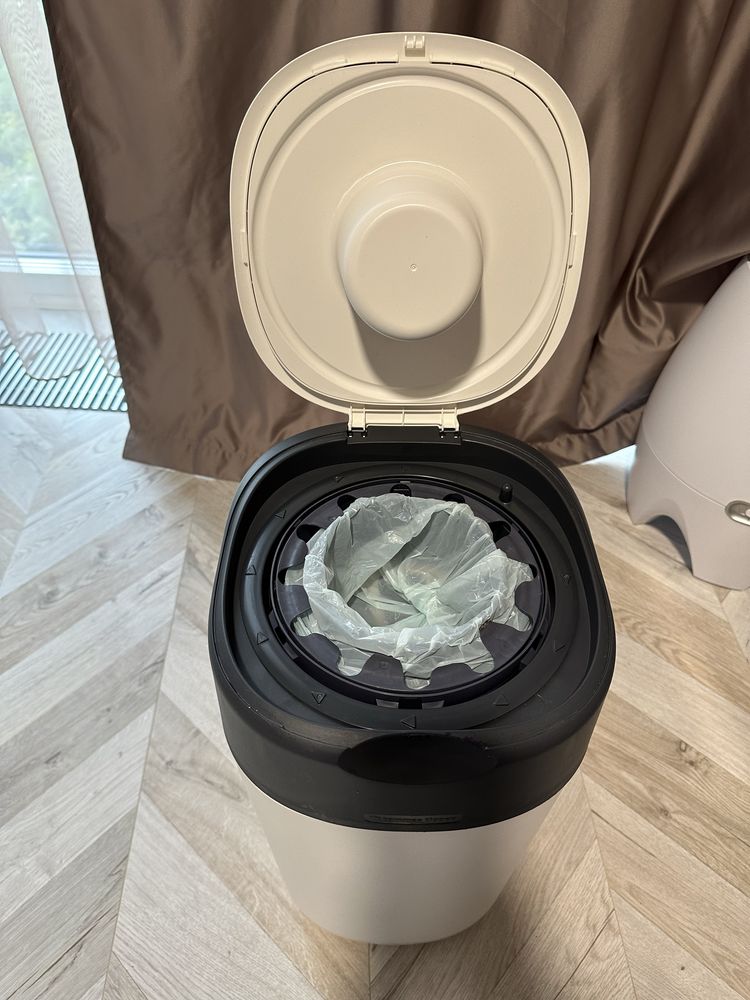 Кошик для підгузків Tommee Tippee Twist & Click White