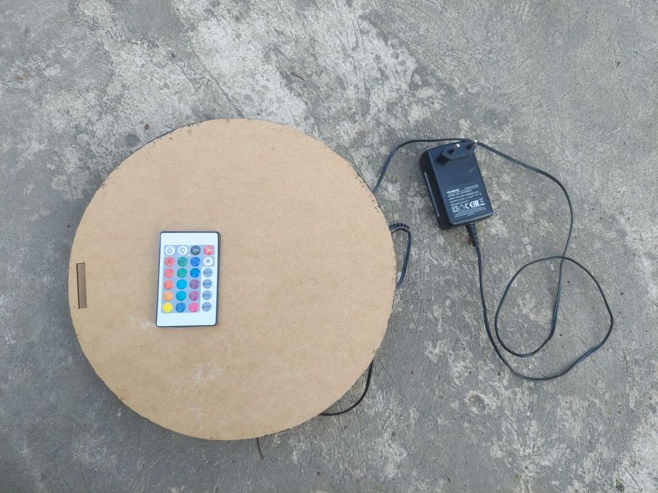 Lampa pilka zmieniajaca kolory