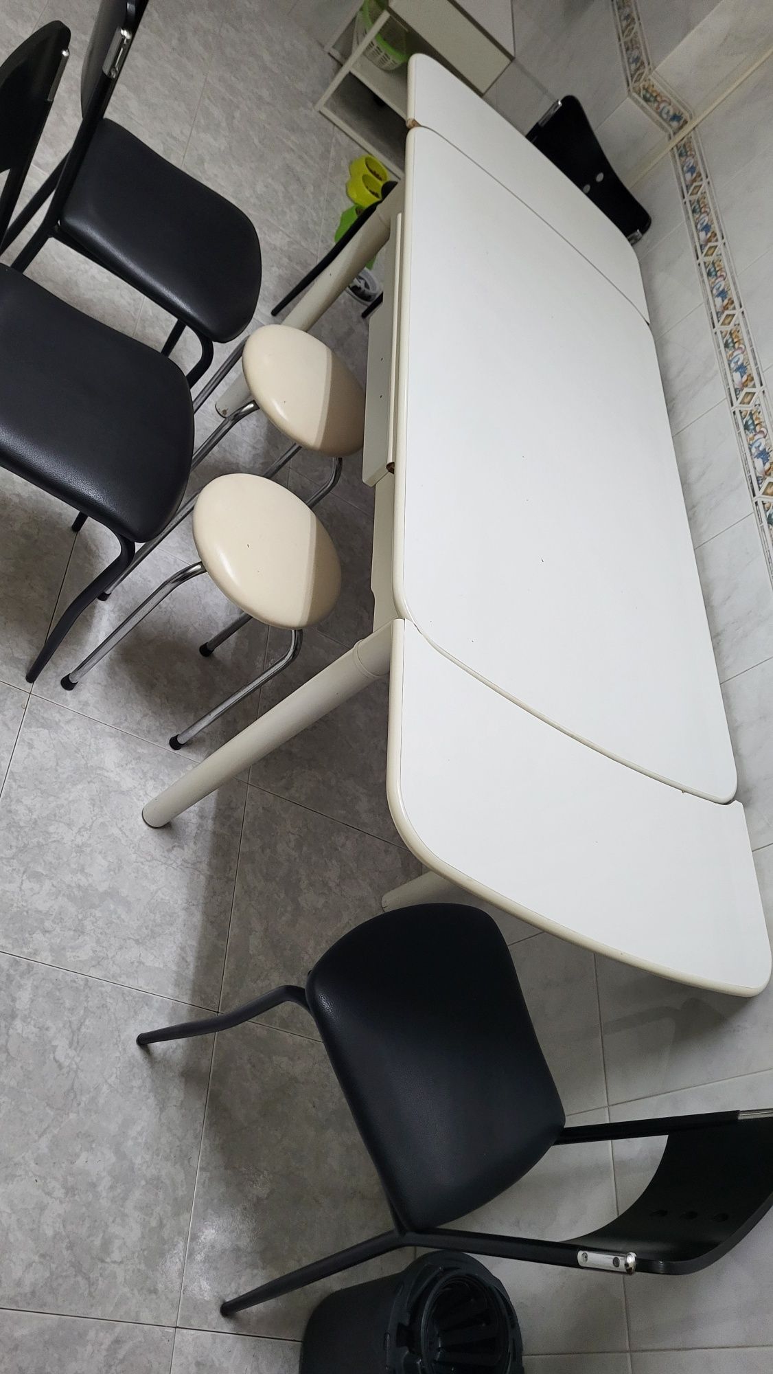 Conjunto mesa de cozinha com 4 cadeiras