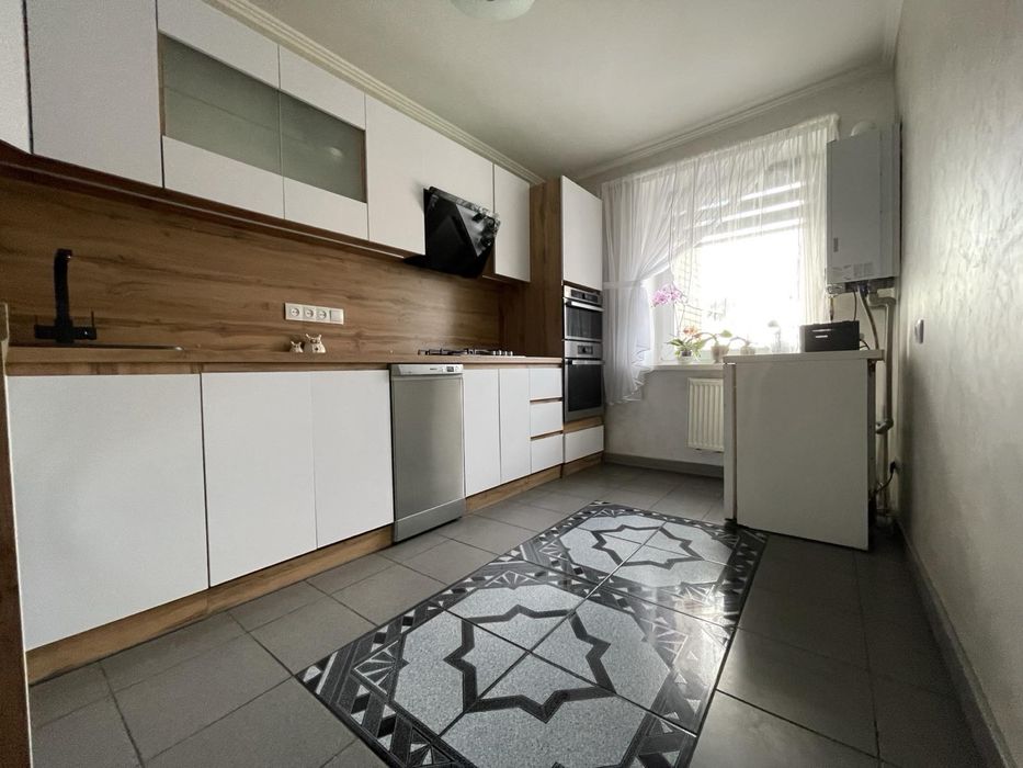 Продам 3 кімнатну квартиру з автономним опаленням