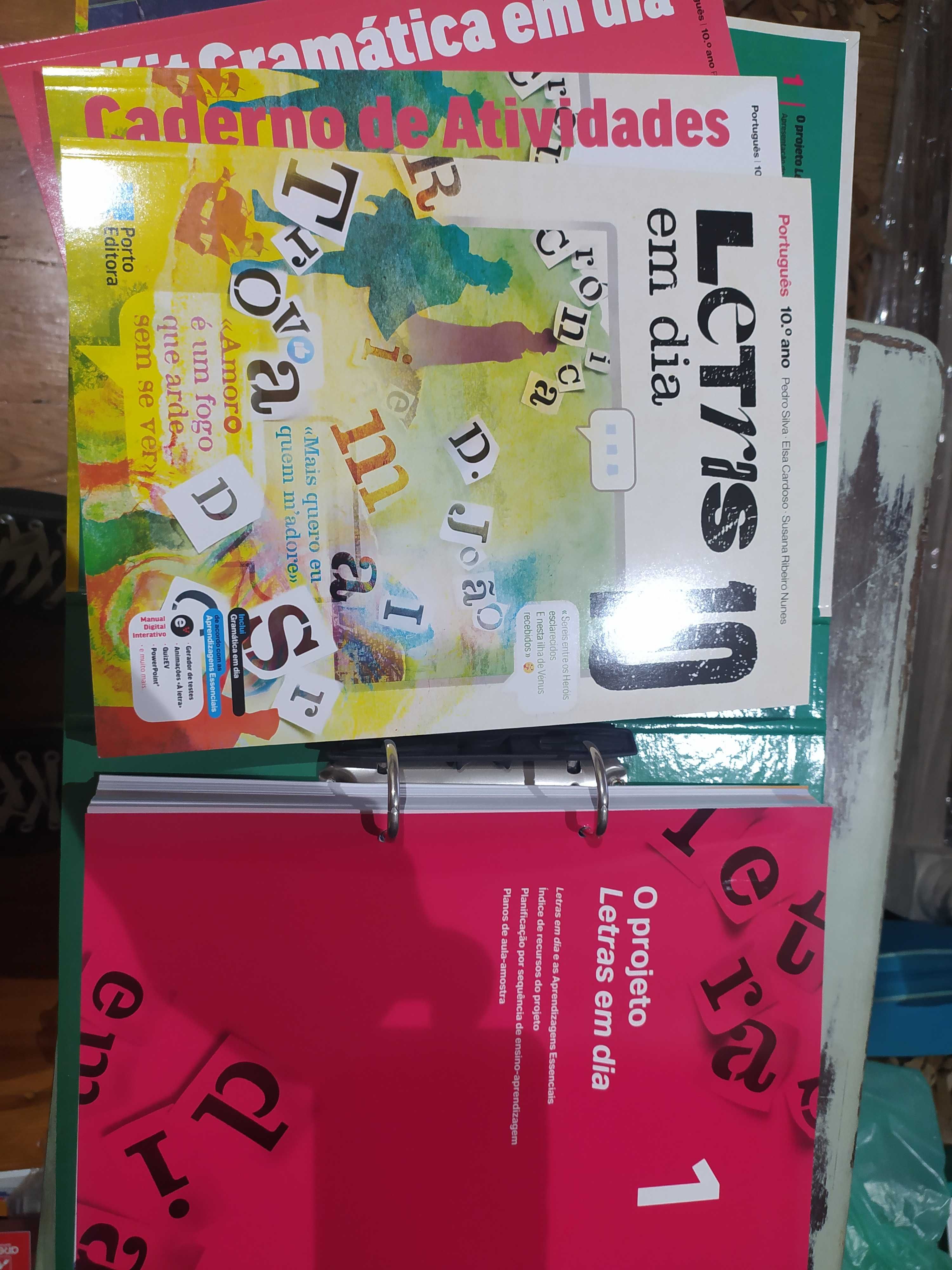 Letras em dia 10 - Manuais escolares e dossier do professor