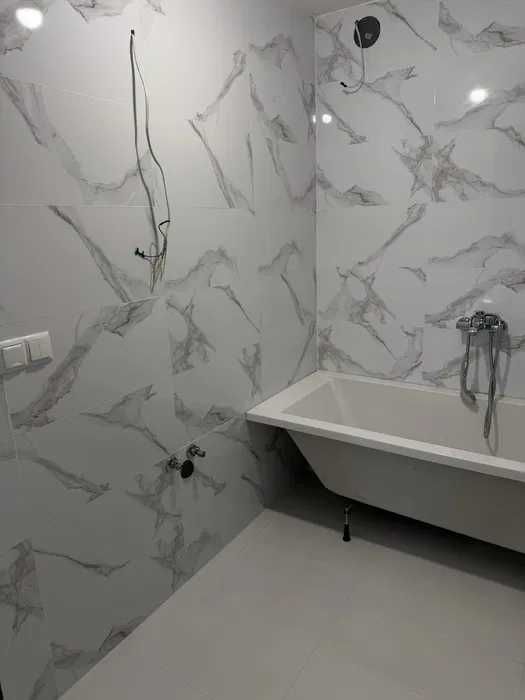 просторий будинок 228 м² з цокольним поверхом та  ділянкою 23 сотки