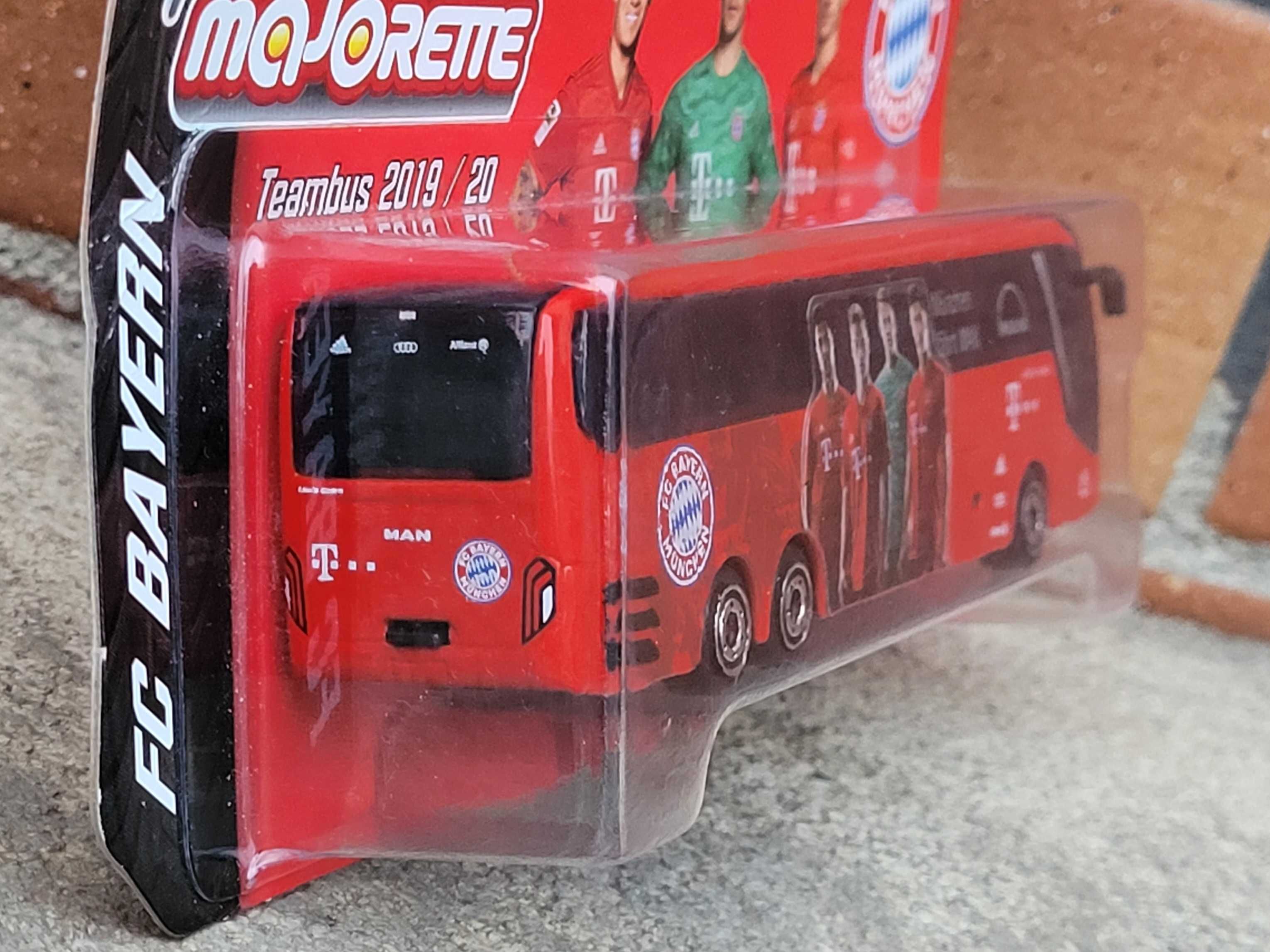 Kolekcja Autobus Autokar MAN Lion’s Coach L Bayern Monachium 1:100