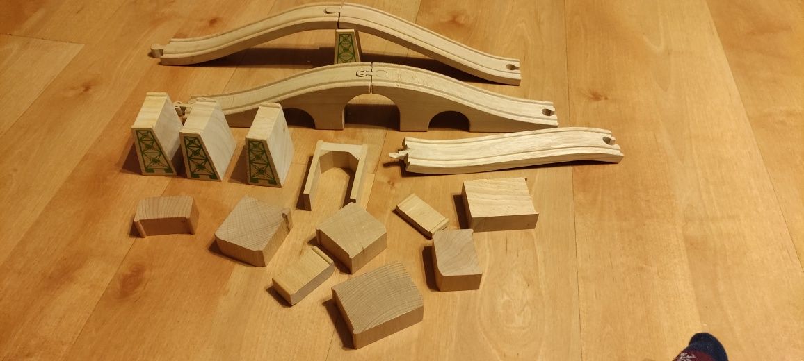 Tory drewniane kolejka BRIO IKEA ILLABO Bigjigs Toys MEGA ZESTAW