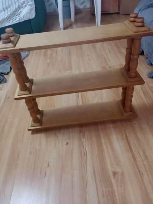 Sprzedam półkę z dębu brązowa uzuwana