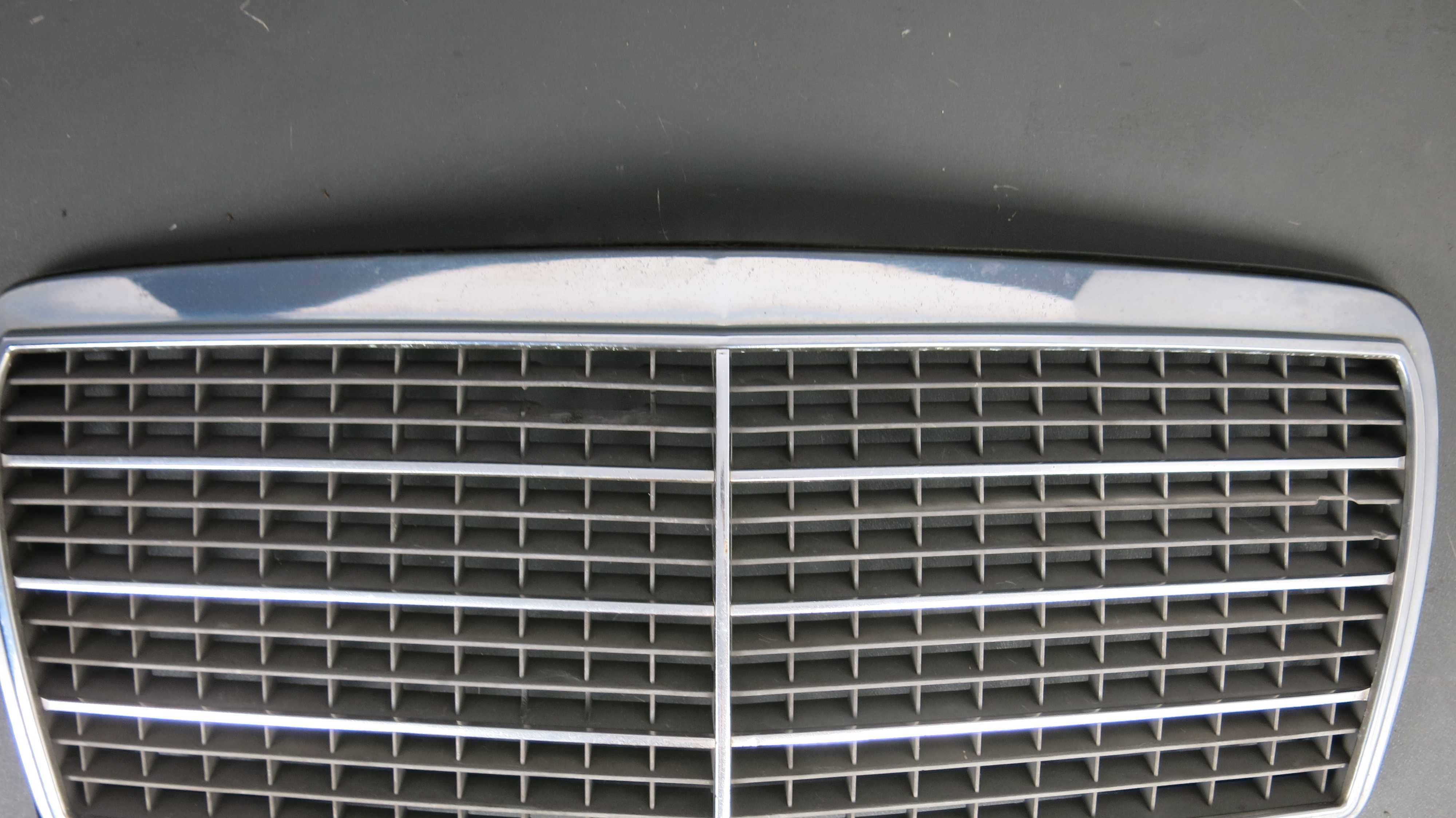 Mercedes W124 Grill atrapa przód przednia