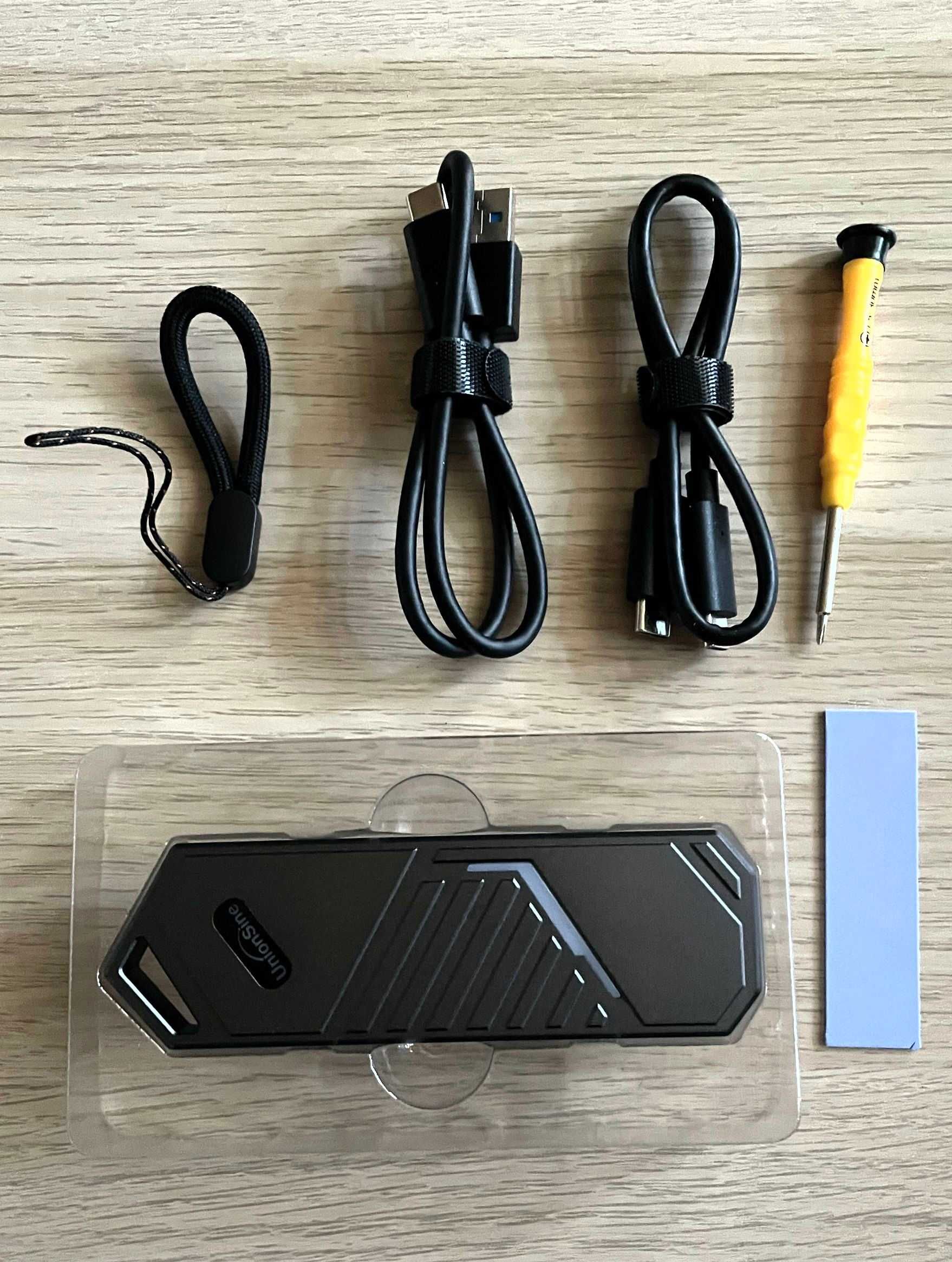 Obudowa dysku SSD M.2 NVMe USB-C 3.2 10Gbps LED