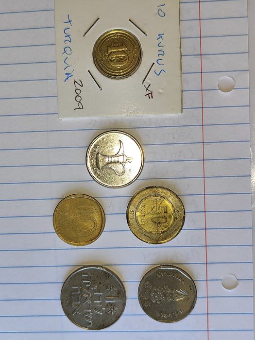 Lote de moedas de vários países - são 51 moedas