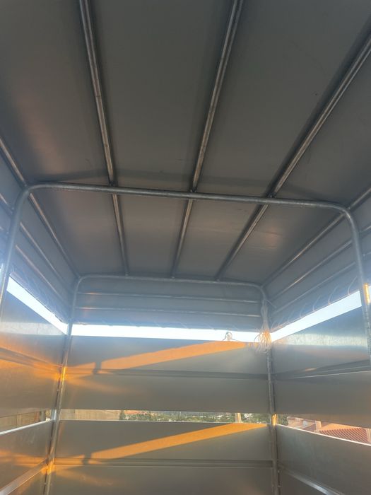 Faço transporte de animais vivos