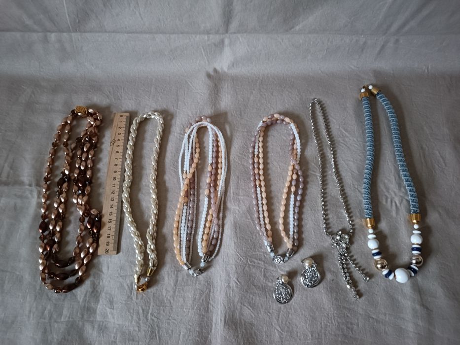 Бусы.  бижутерия