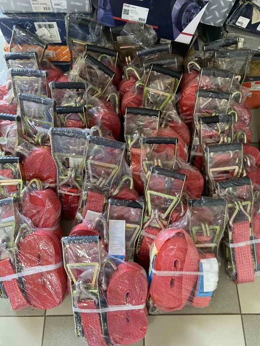 Стяжні ремні. Нові. З великою і малою.трещіткою. довжина 10м.9м.8м.