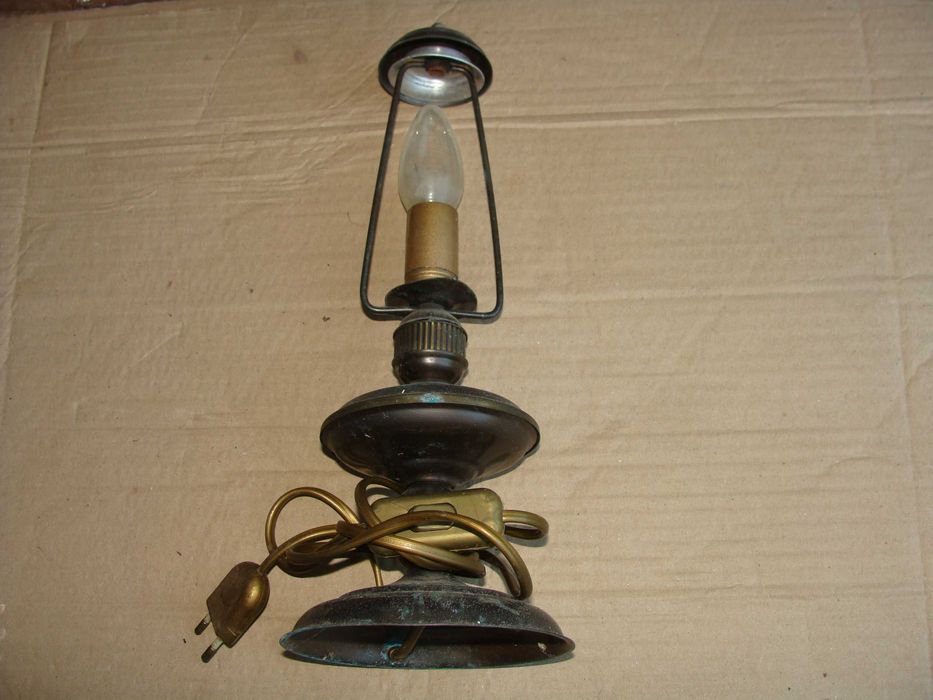 Candeeiro Castanho Antigo - a funcionar