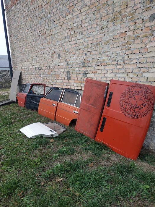 Кузовщина двері капот ВАЗ 2106