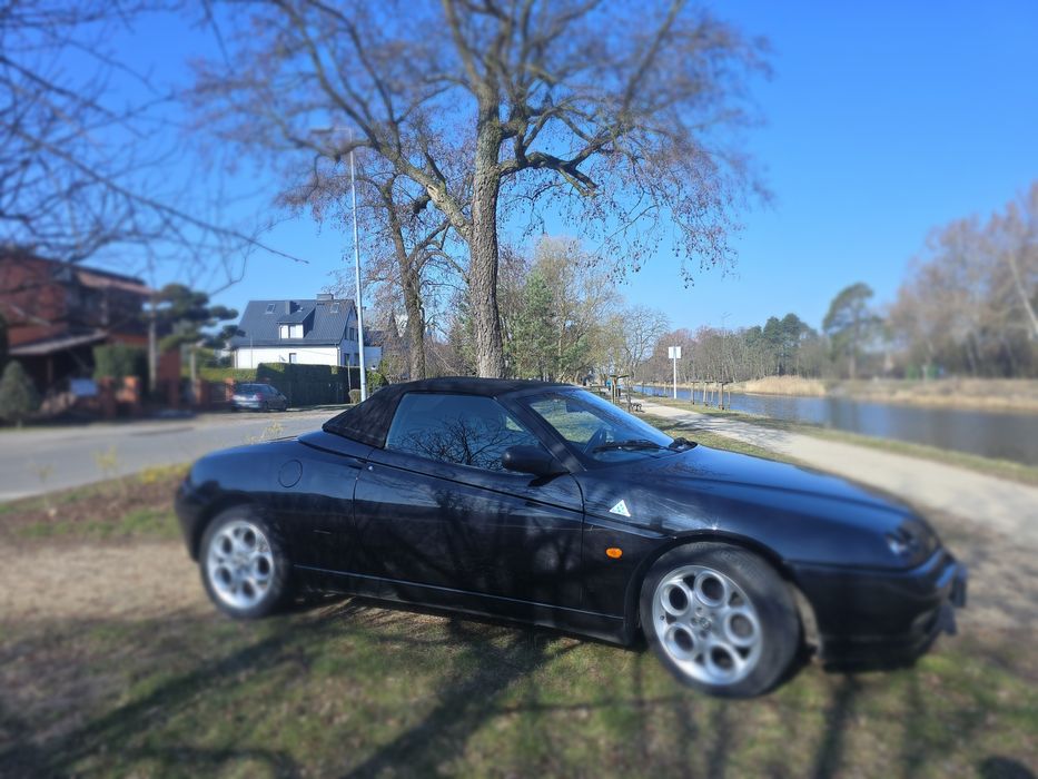 Sprzedam Alfa Romeo Spider 916,zamienię na Jeep WJ