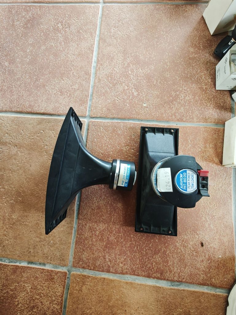 Vendo material de som - Novo