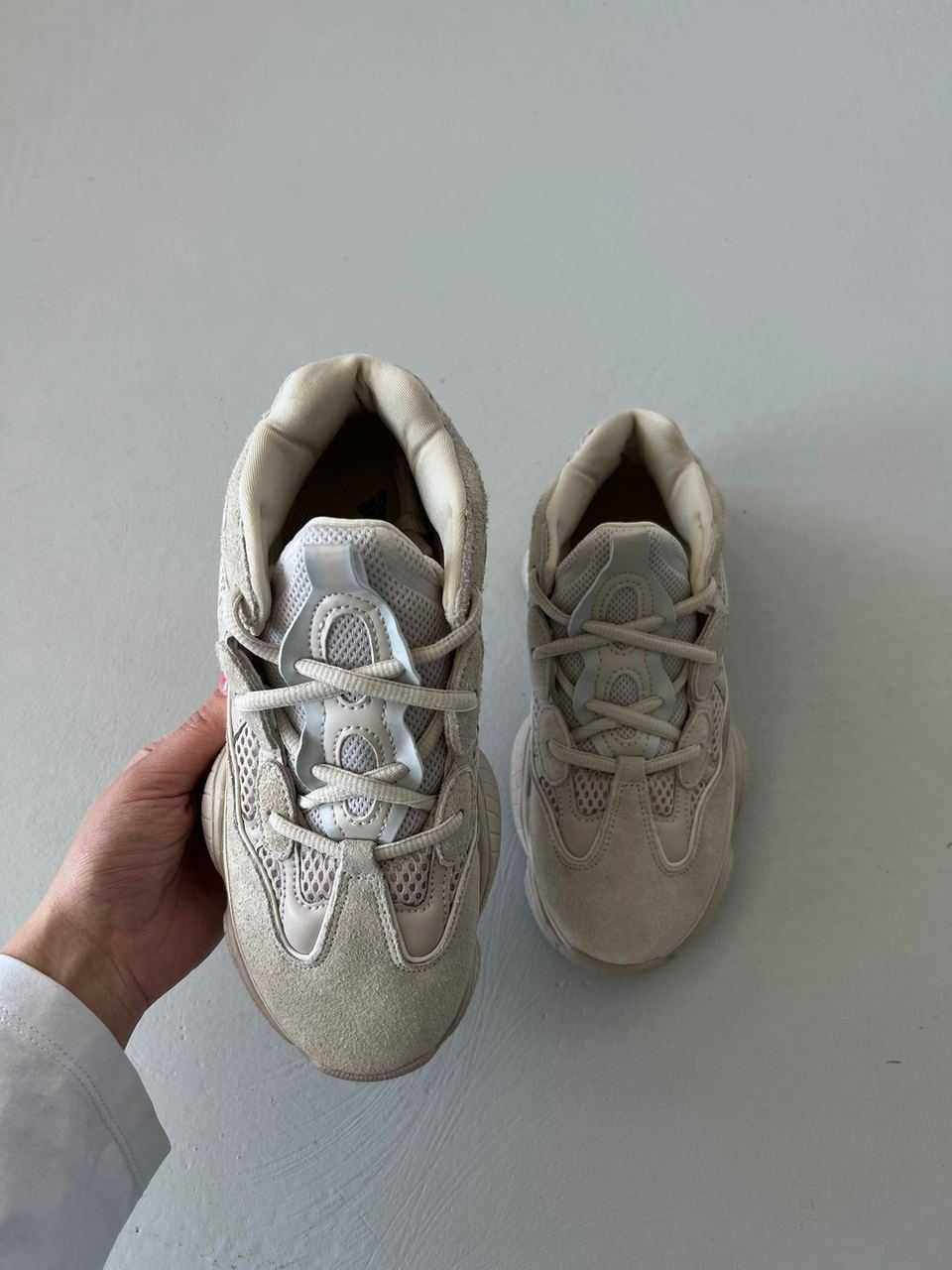 Розпродаж Жіночі кросівки Adidas Yeezy Boost 500