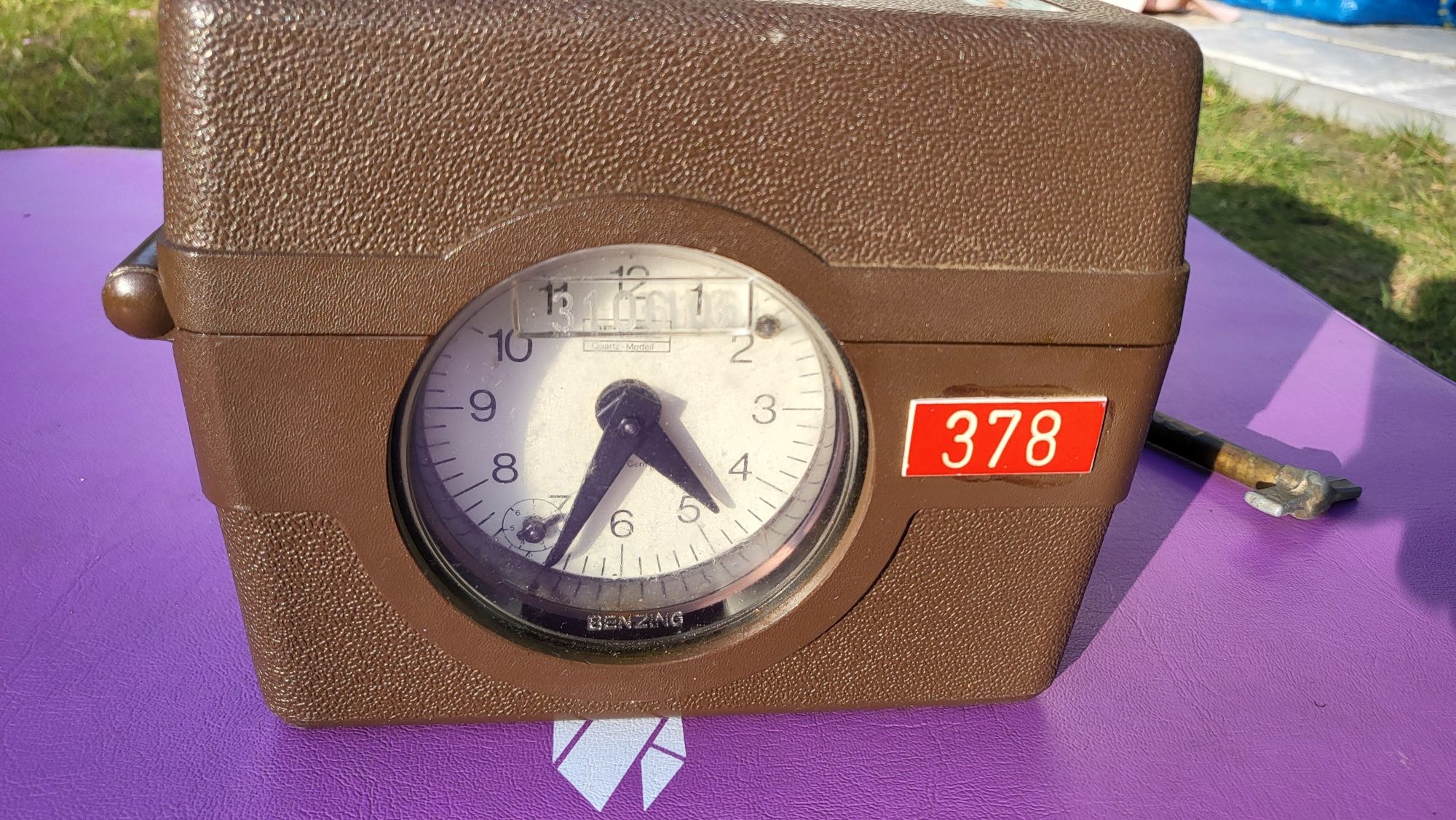 Zegar do pomiaru czasu lotów gołebiI Quartz Modell