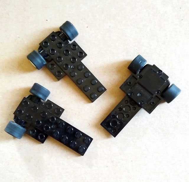LEGO rok 2011 podwozie z napędem + 2 koła 2 sztuki