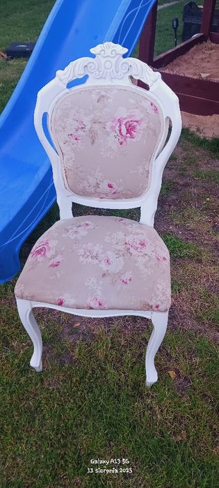 Piękne krzesła drewniane vintage