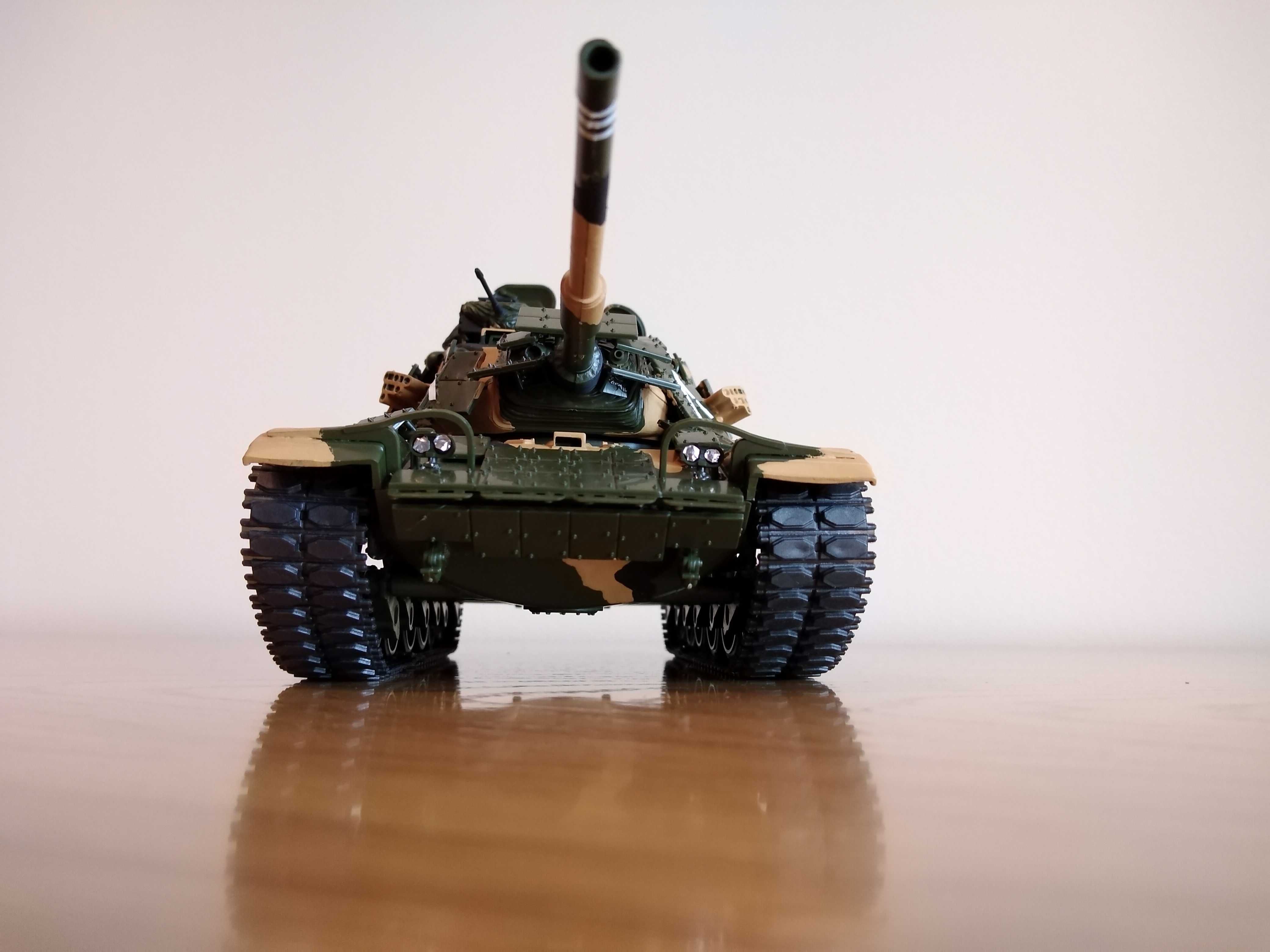 Tanque de guerra em miniatura M60-A1
