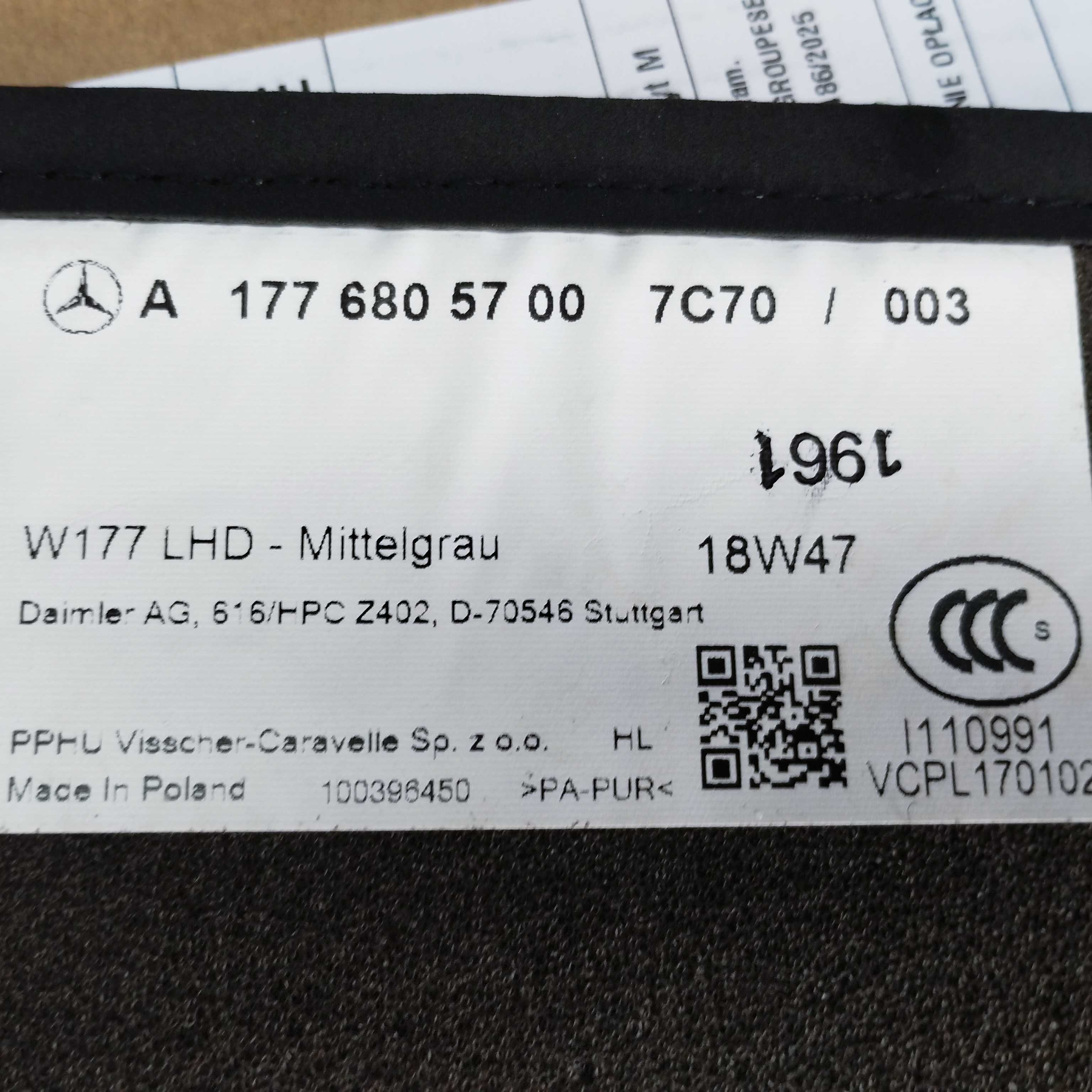 Dywanik Mercedes Benz A klasa W177 prawy tył oryginał okazja