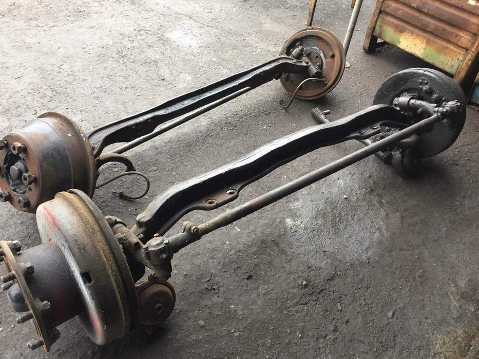 Продам  балку переднюю в сборе Зил-130