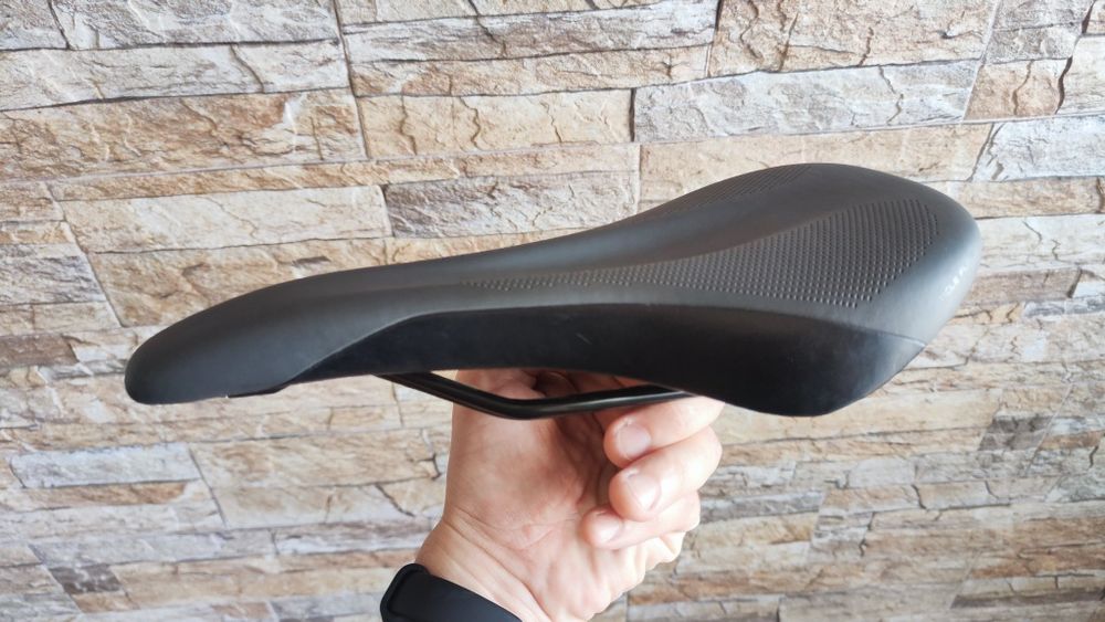 Selim de bicicleta Giant Romero