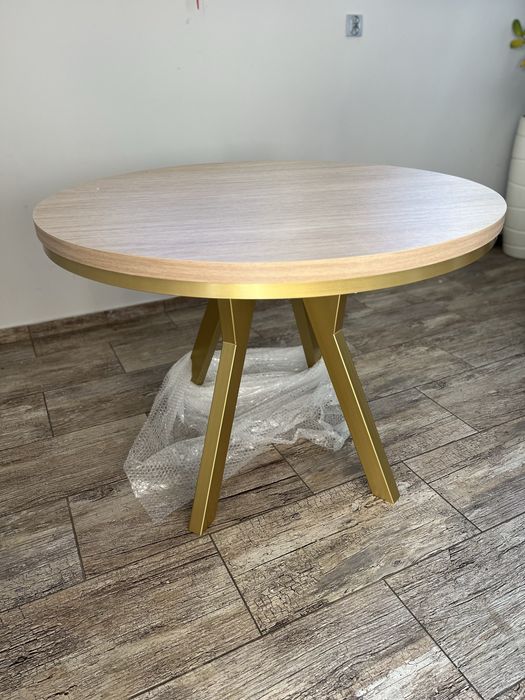 Stoł okrągły rozkladany ze złotymi nogami