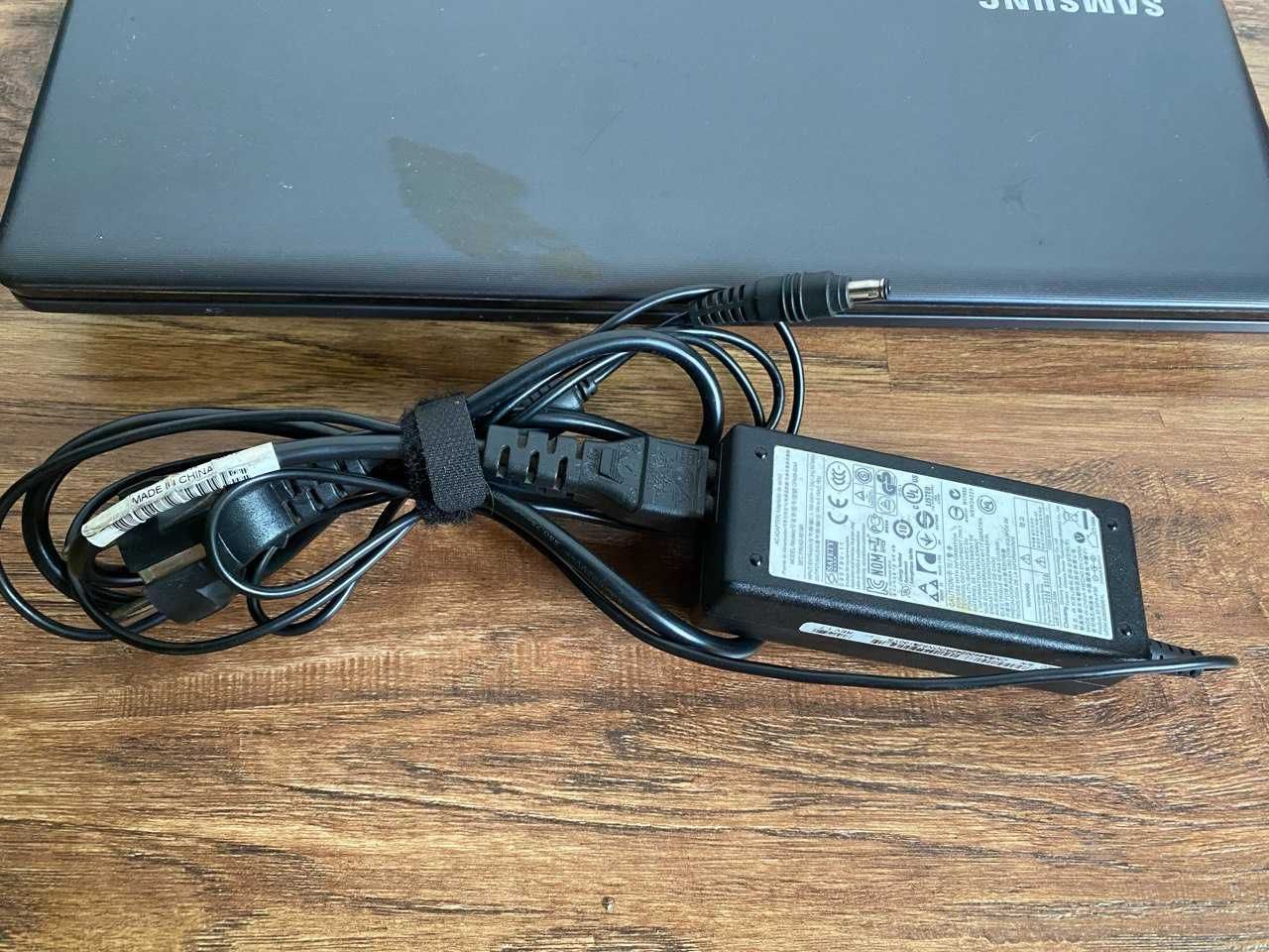 Samsung NP300E5C