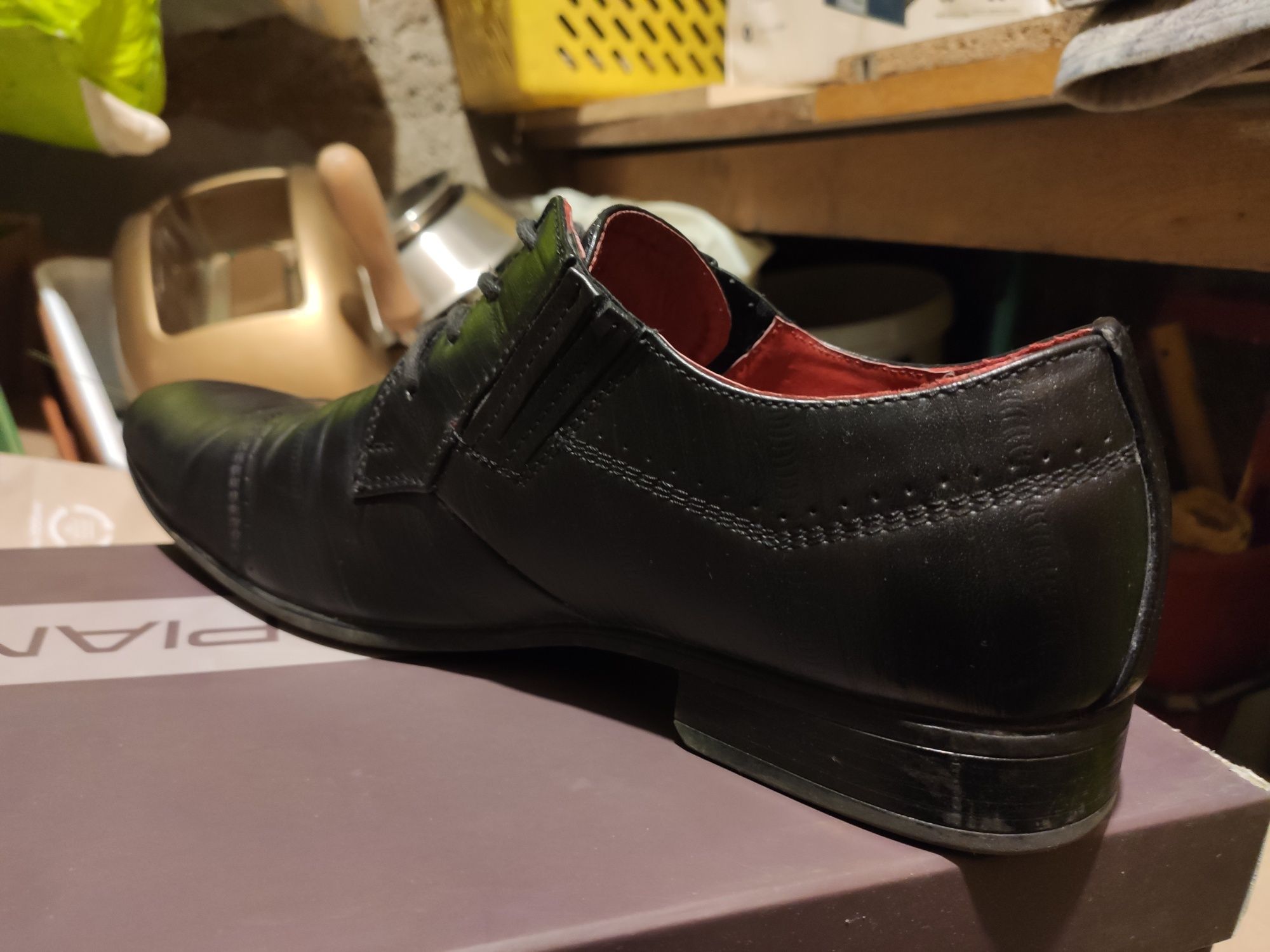 Eleganckie buty Vapiano r.42