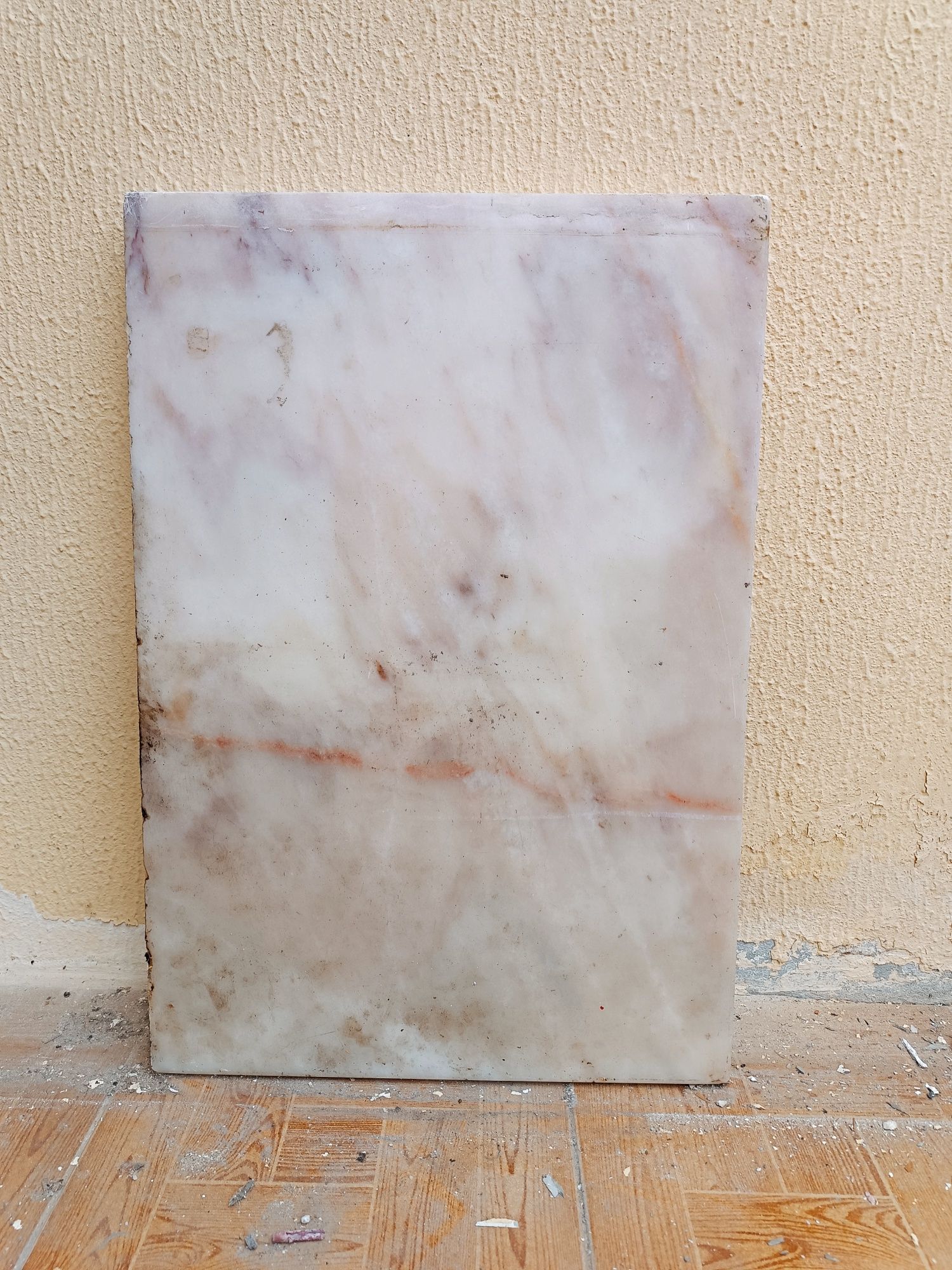 Pedra mármore com veios rosa