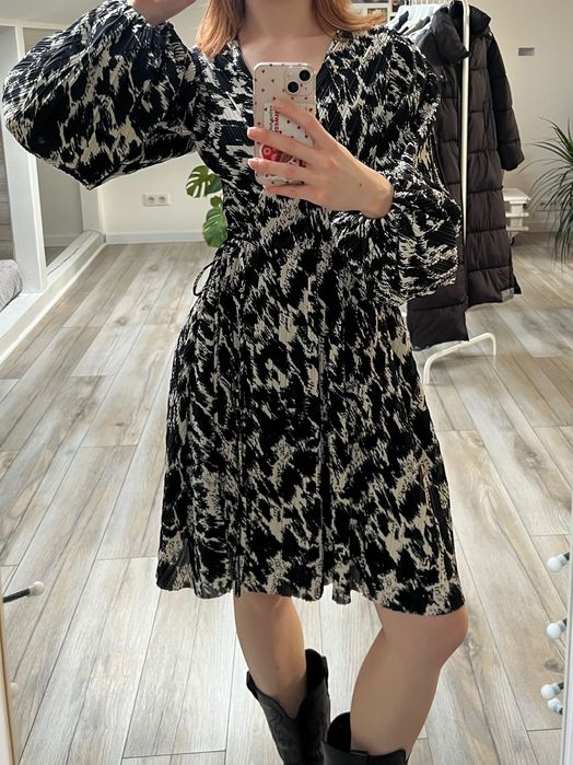 sukienka vintage we wzory z wiązaniem w pasie bufiaste rękawy XS