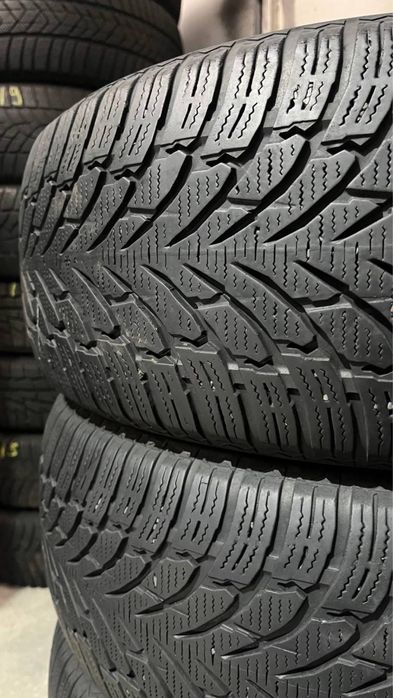 Однушка зимової гуми Nokian 235/55/19