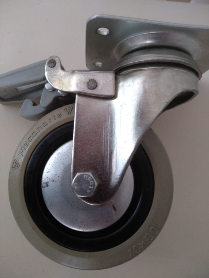 Duas Mecanarte 100 x 32 com travão, giratório  - 6 rodízios