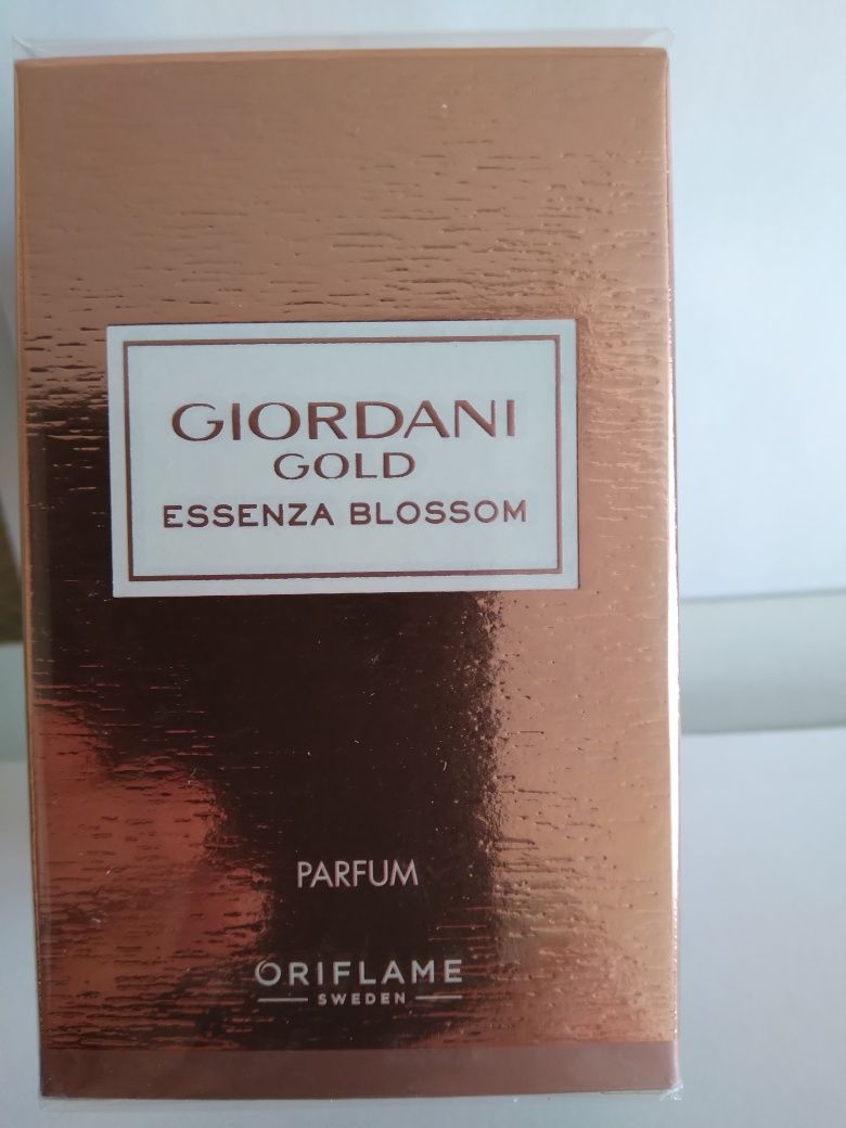 Perfumy Giordani Gold Essenza Blossom