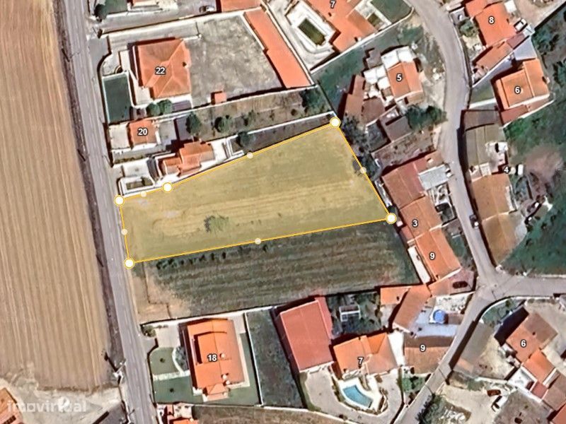 Terreno com projeto p/ 3 moradia a 10 min.s  de Torres Vedras