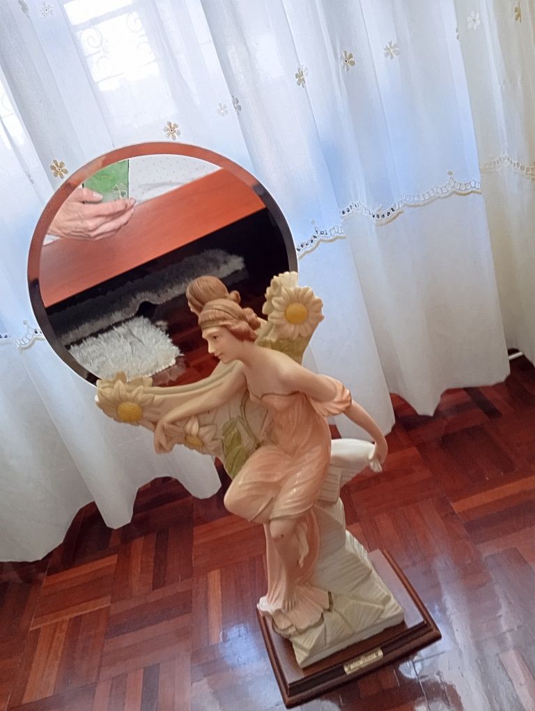 Estatuetas de Marfinite