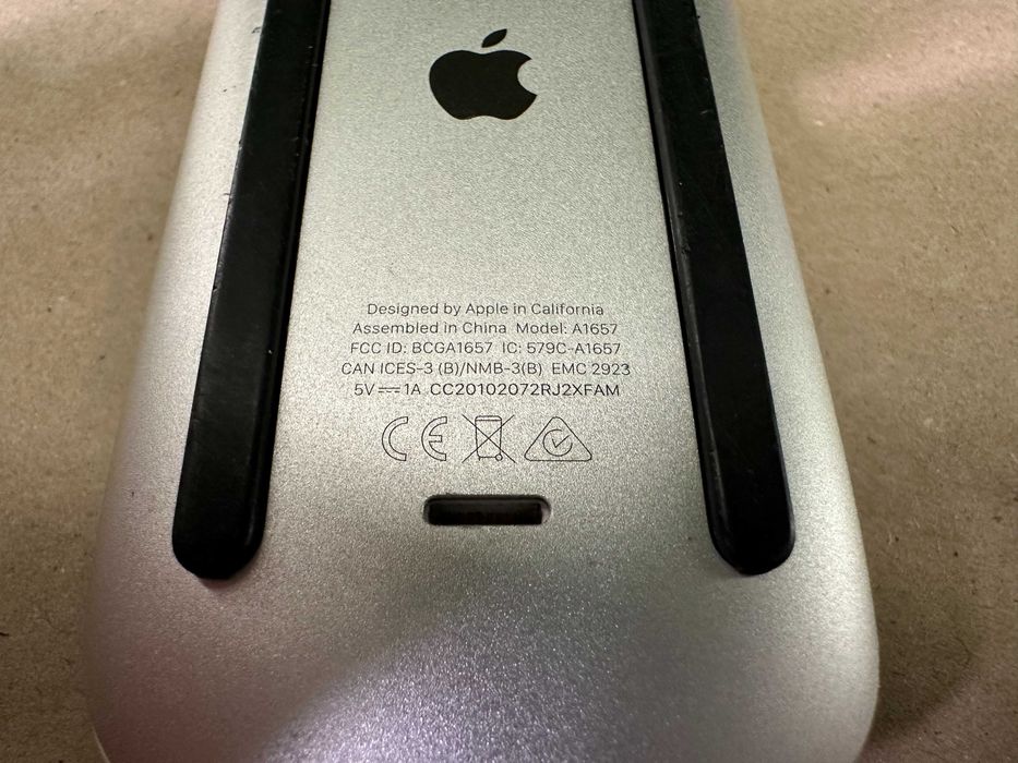 Оригінальна бездротова мишка Apple Magic Mouse 2 A1657 Lightning біла