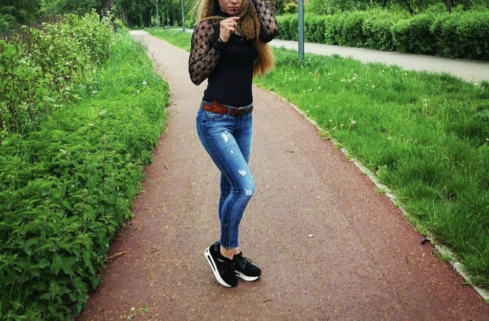 Jeansy damskie do kostkę